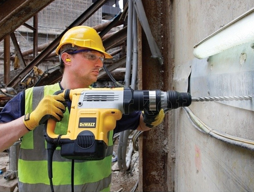 Електрически перфоратор DeWalt модел D25762K SDS-Max